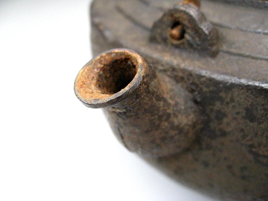 #北野宗三郎 #独楽形 #鉄瓶 #取手銀象嵌 #共箱 #彫刻 茶注 #水注 小振