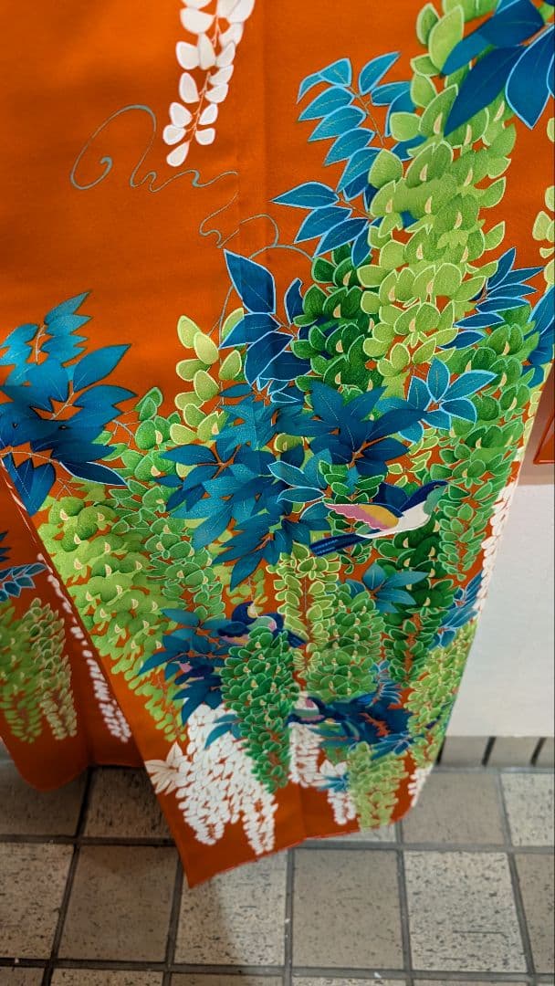【新品】振袖 オレンジ 藤の花と鳥柄•Мサイズ