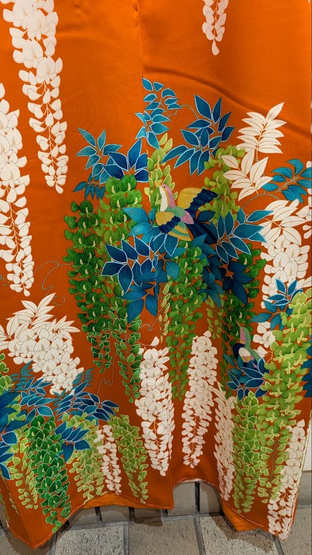 【新品】振袖 オレンジ 藤の花と鳥柄•Мサイズ