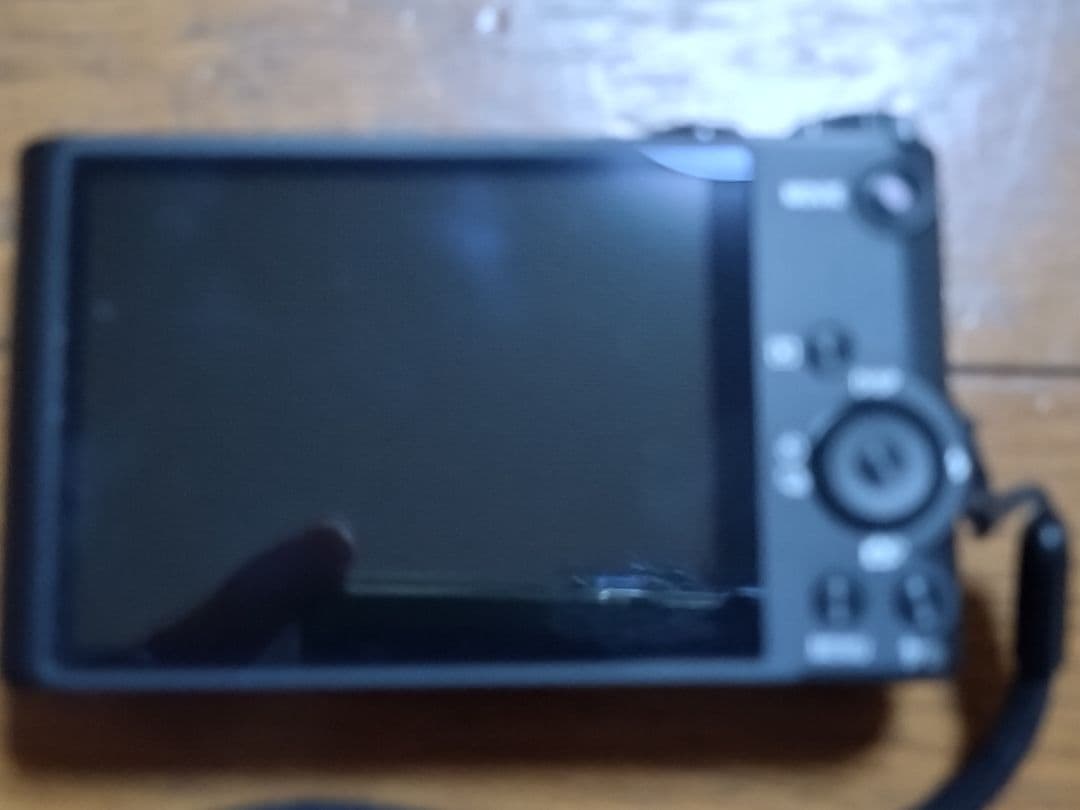 ジャンク品　SONY G 20.0MP コンパクトデジタルカメラ 本体と充電器