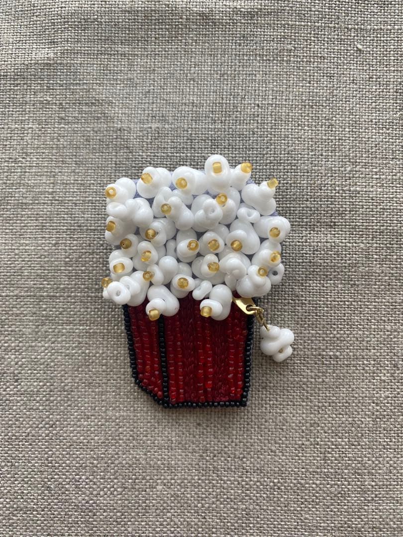 n*o様 オートクチュールビーズ刺繍　ポップコーンブローチ