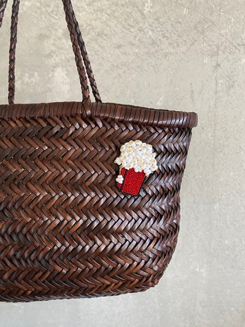 n*o様 オートクチュールビーズ刺繍　ポップコーンブローチ