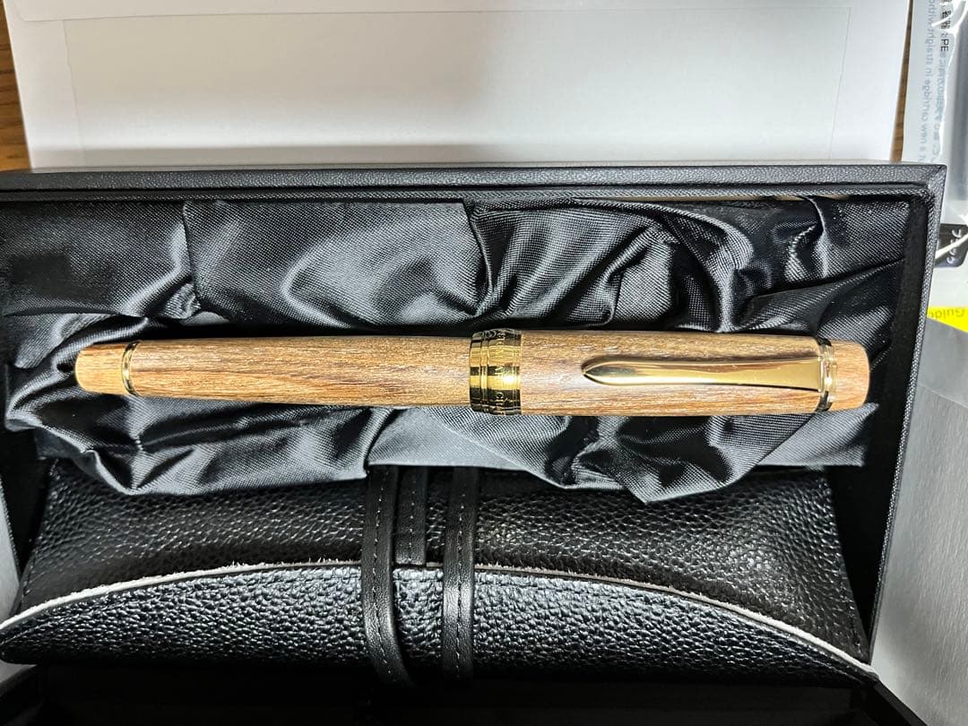 パイロット　万年筆　カスタム槐　中字　18K