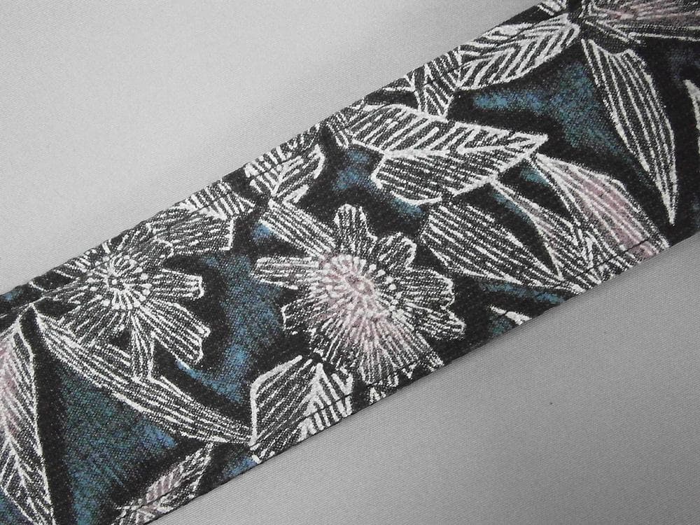 和柄ギターストラップ 着物シリーズ 花柄/黒 ハンドメイド #006