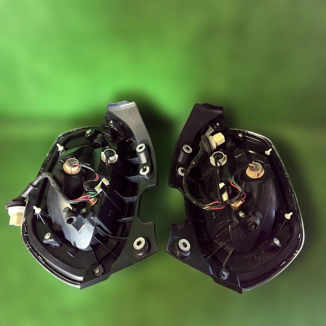 スズキ クロスビー 純正 MN71S テールライト 左右セット