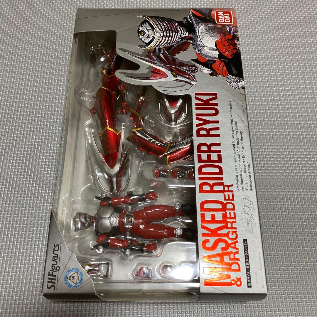 ［中身未使用］s.h.figuarts 仮面ライダー龍騎　バンダイ