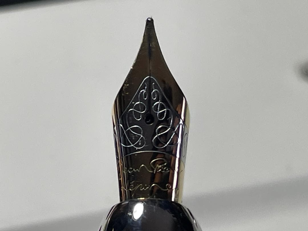 入手困難　希少ジャン・ピエール・レピーヌ　サイバーグラフ　万年筆１８ＫニブＭ程度