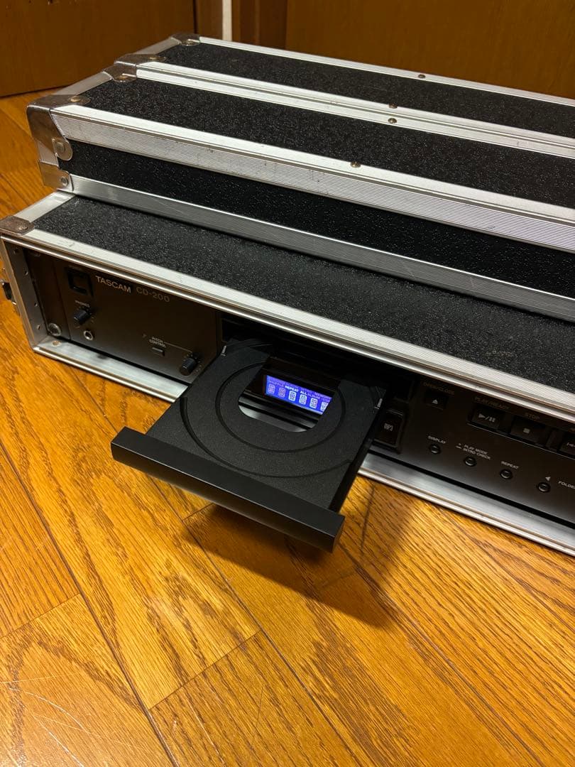 PA CDデッキ　TASCAM CD200