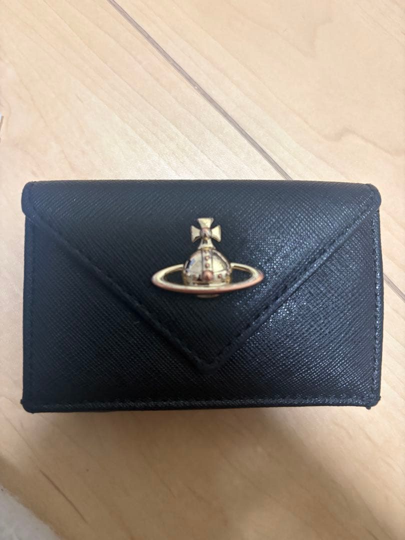 ヴィヴィアンウエストウッド 三つ折財布