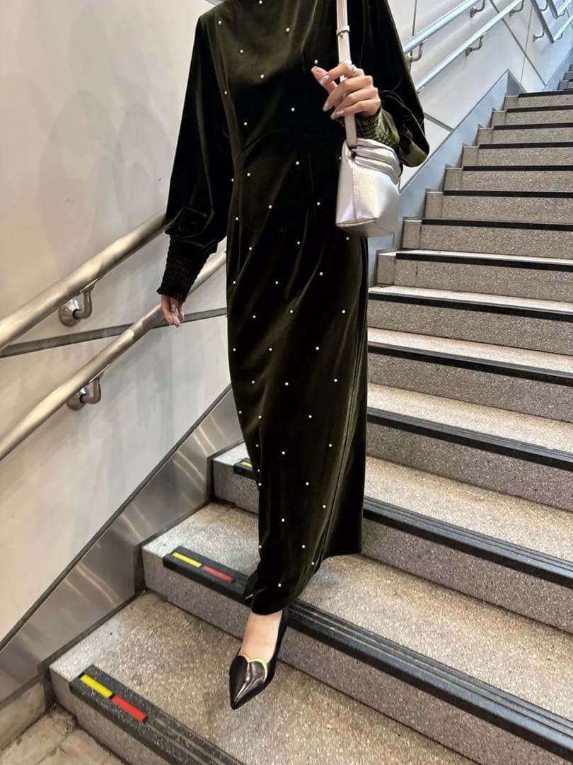 値下げ中!新品タグ付きAmeri BACK OPEN PEARL VELOUR