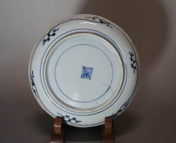 古伊万里　染付　花唐草　梅図 中皿　藍柿右衛門　江戸中期　輪花 渦福 2088