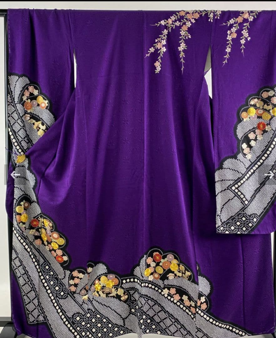 振袖　しつけ付　絞り　金糸　刺繍　成人式　豪華　古典柄　重ね衿付き