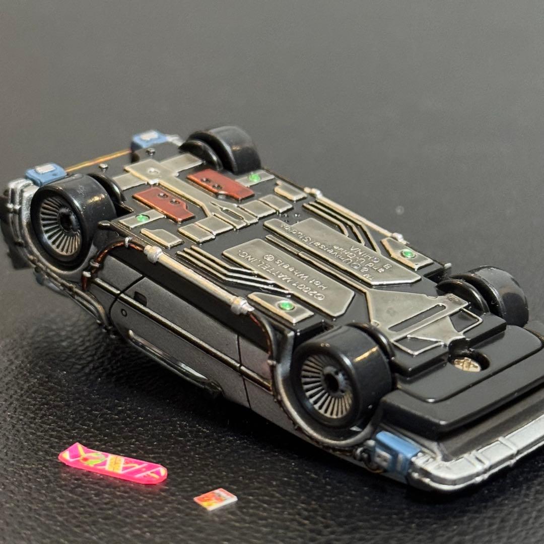 キャラウィール1/64デロリアン カスタムⅠ・Ⅱ・Ⅲ バックトゥザフューチャー