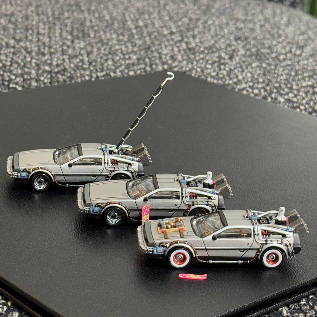 キャラウィール1/64デロリアン カスタムⅠ・Ⅱ・Ⅲ バックトゥザフューチャー