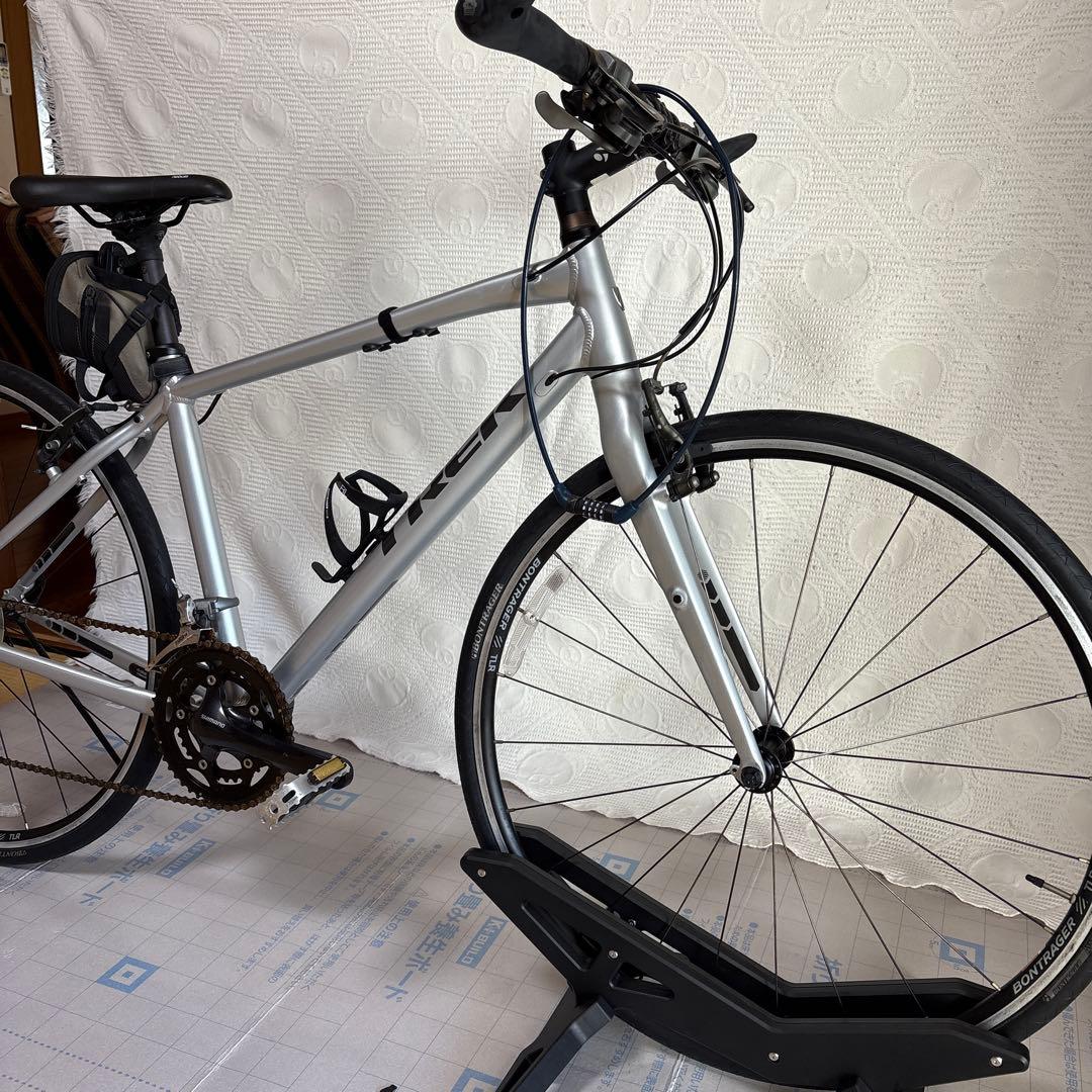 #TREK2017年モデル　FXS4 #クロスバイク シルバー