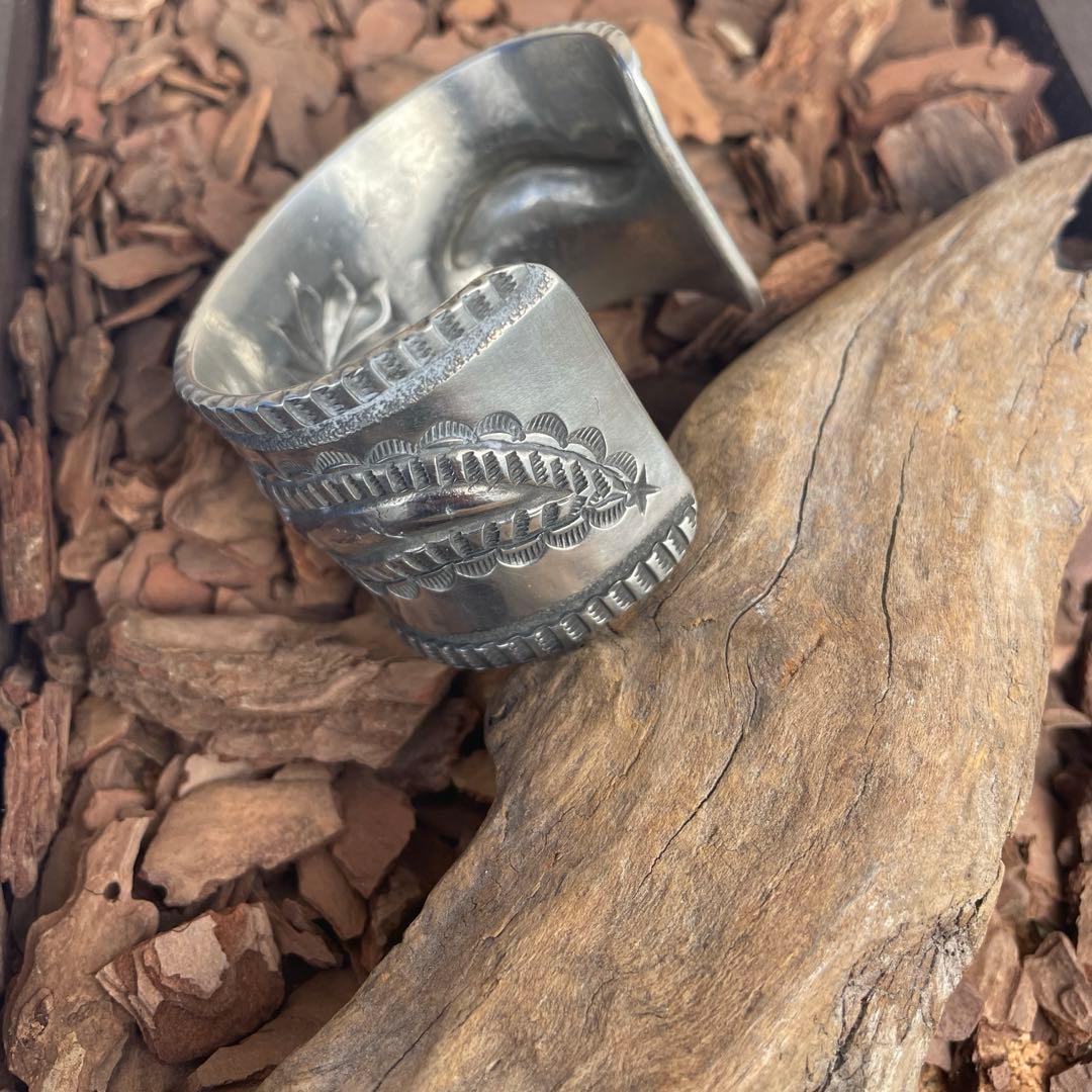 リポウズワイド4cmバングル　内径18cm