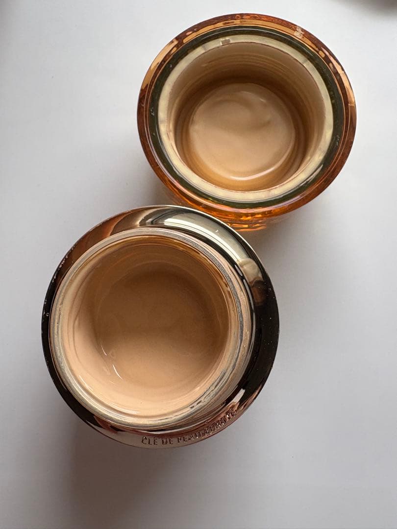 clé de peau クレド　ル・フォンドゥタンｎ　オークル10