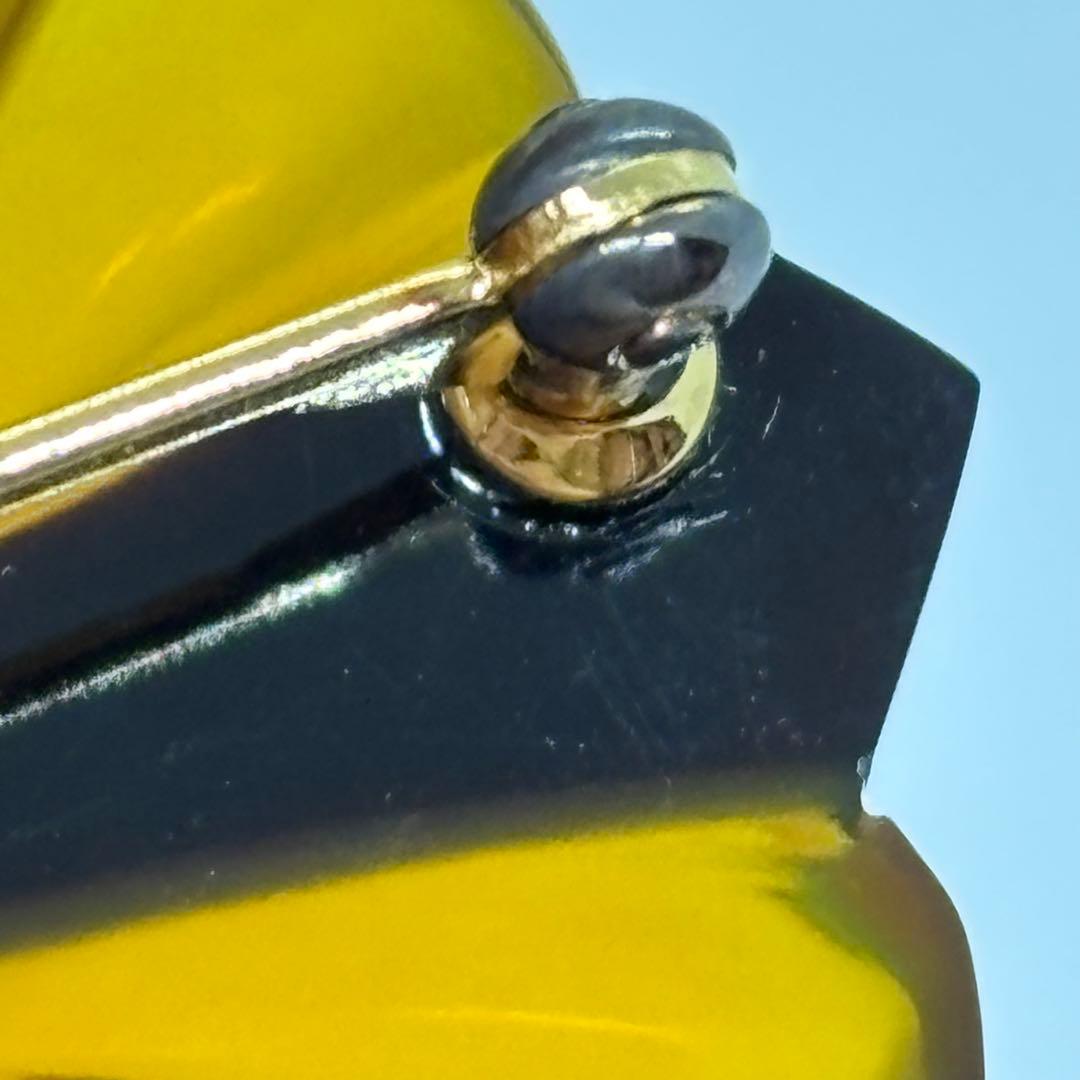 111405 本鼈甲　白甲　黒甲　k18 血赤珊瑚　花芯　ネックレス兼ブローチ