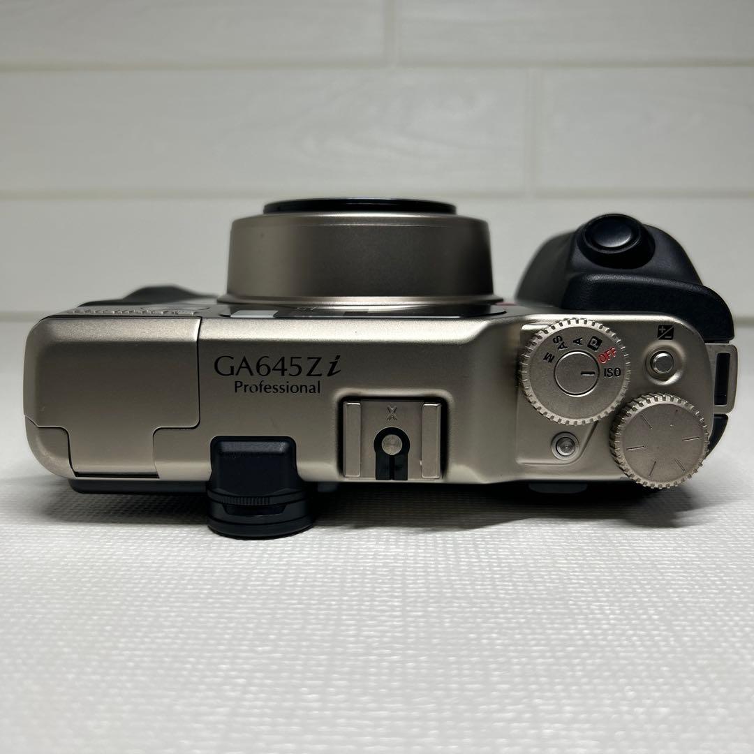 フィルムカメラ FUJIFILM GA645Zi Professional