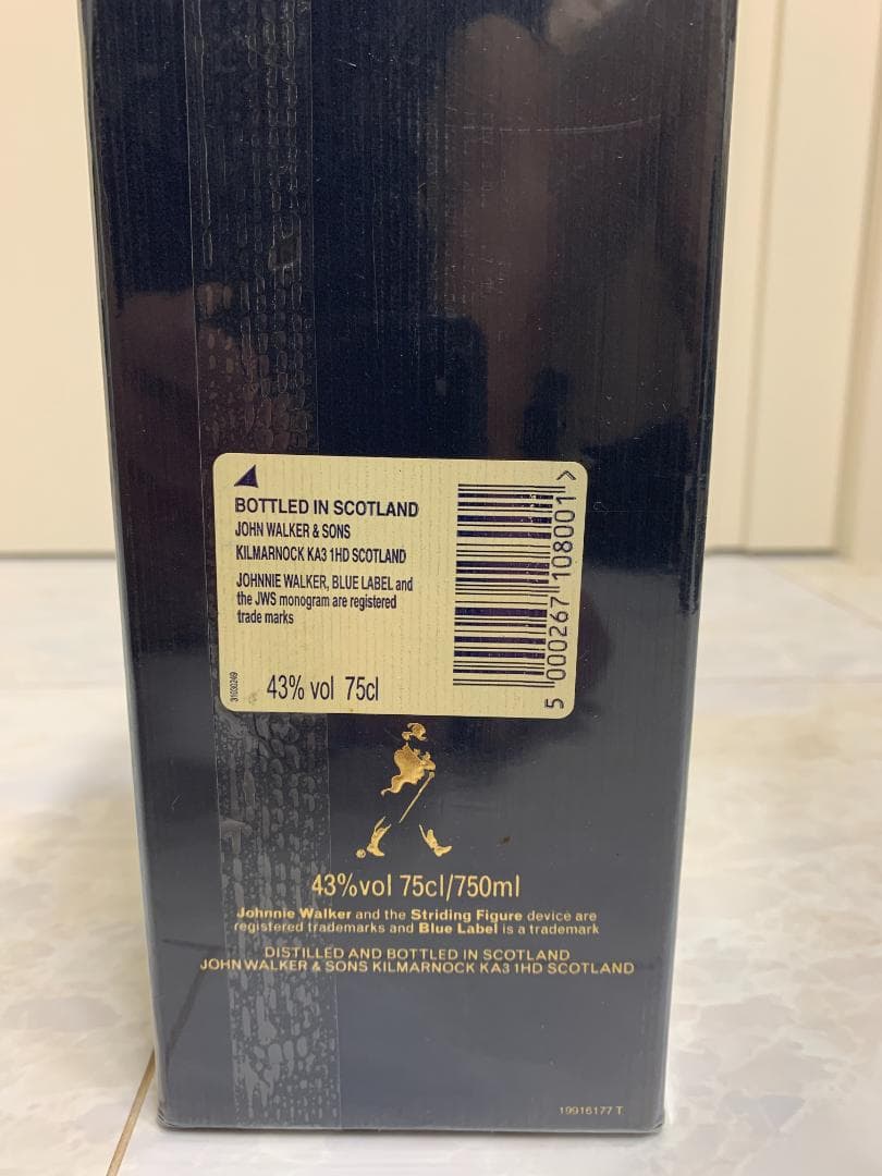 ウイスキー JOHNNIE WALKER Blue Label 750ml