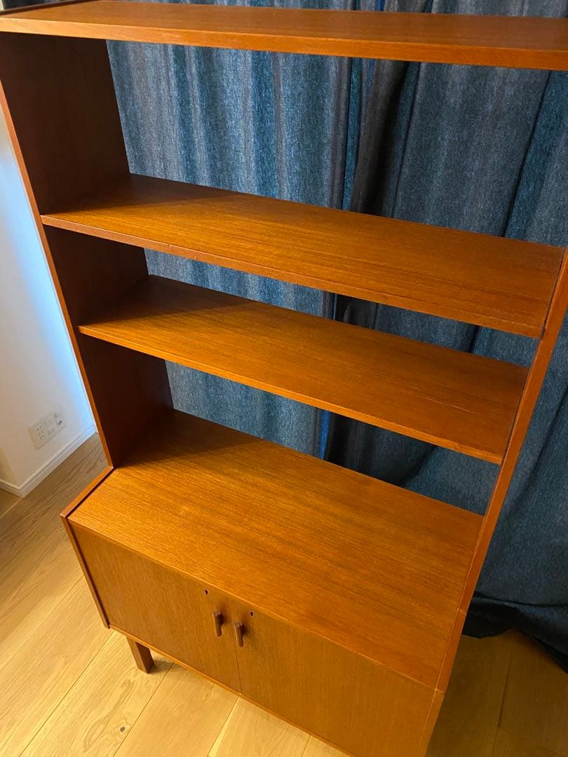 北欧ヴィンテージ家具 木製キャビネット チーク材 スウェーデン