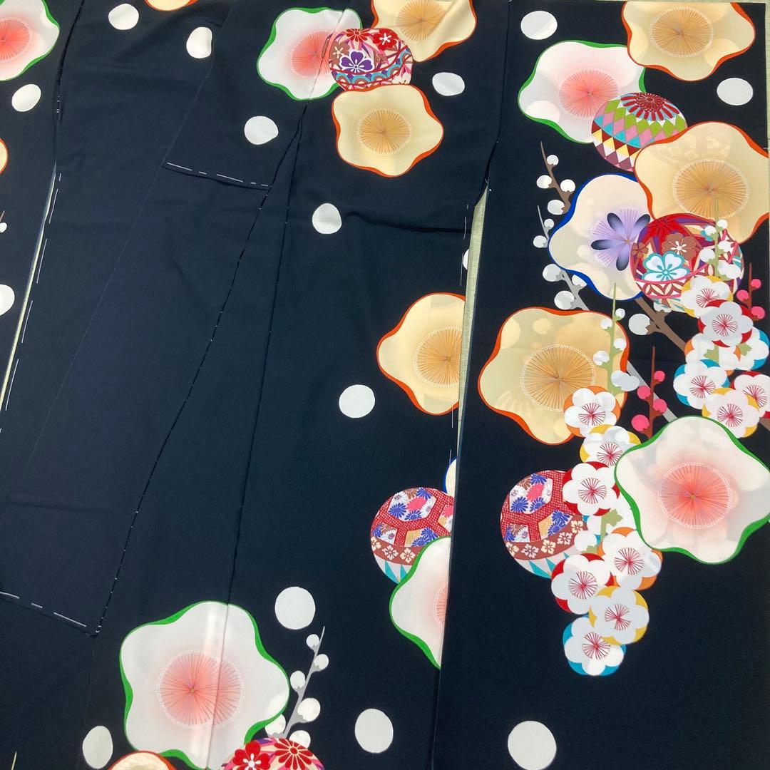 ☆新品未使用☆化繊　未仕立て　リメイク　黒系花模様振袖
