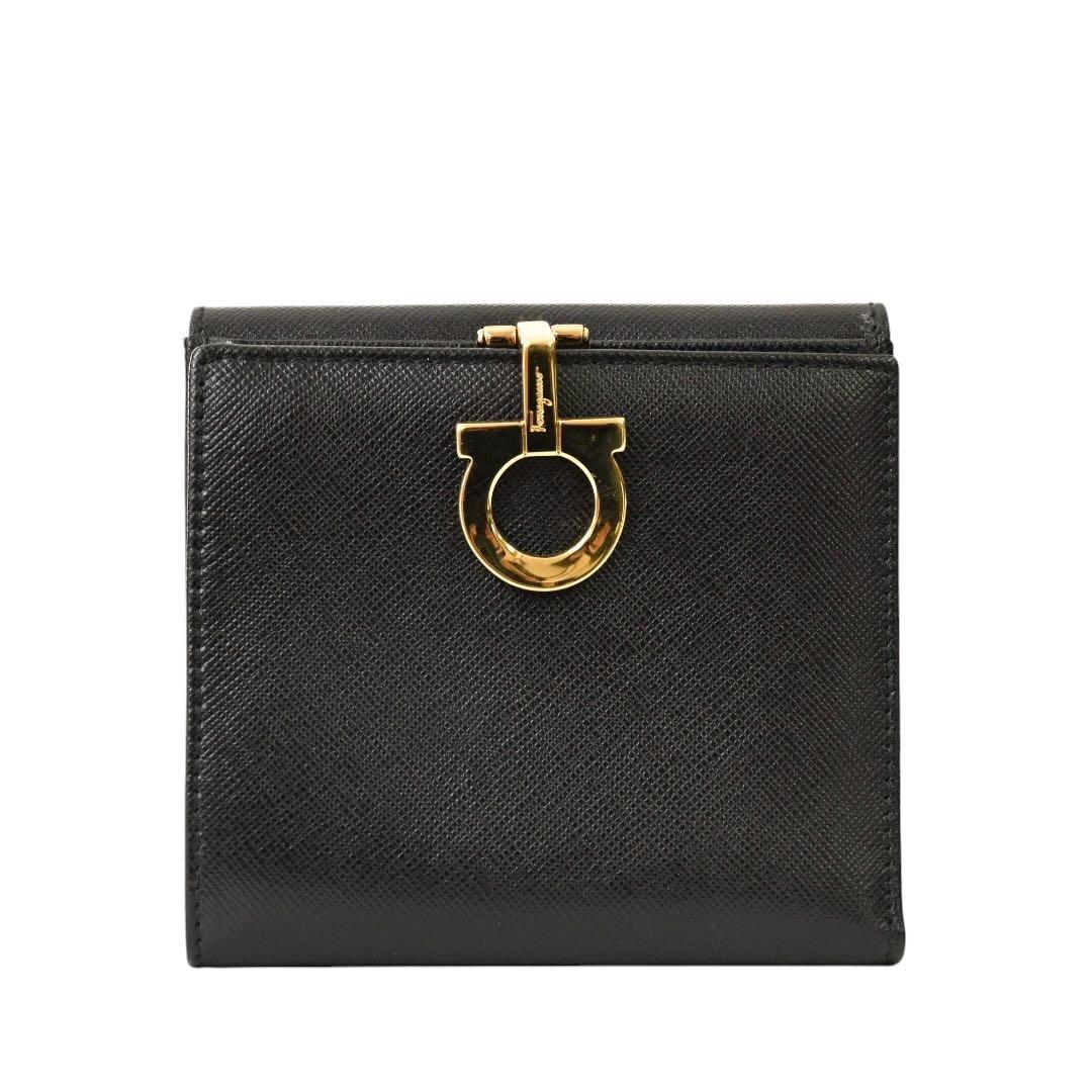 【極美品】サルヴァトーレフェラガモ　ガンチーニ　二つ折り財布　ウォレット　黒