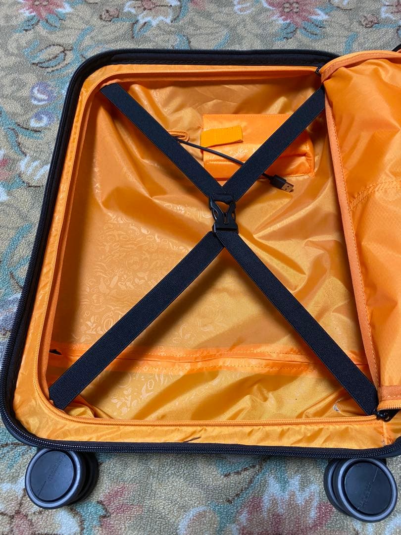 AMERICAN TOURISTER ノヴァストリームキャリーケース　ブラック