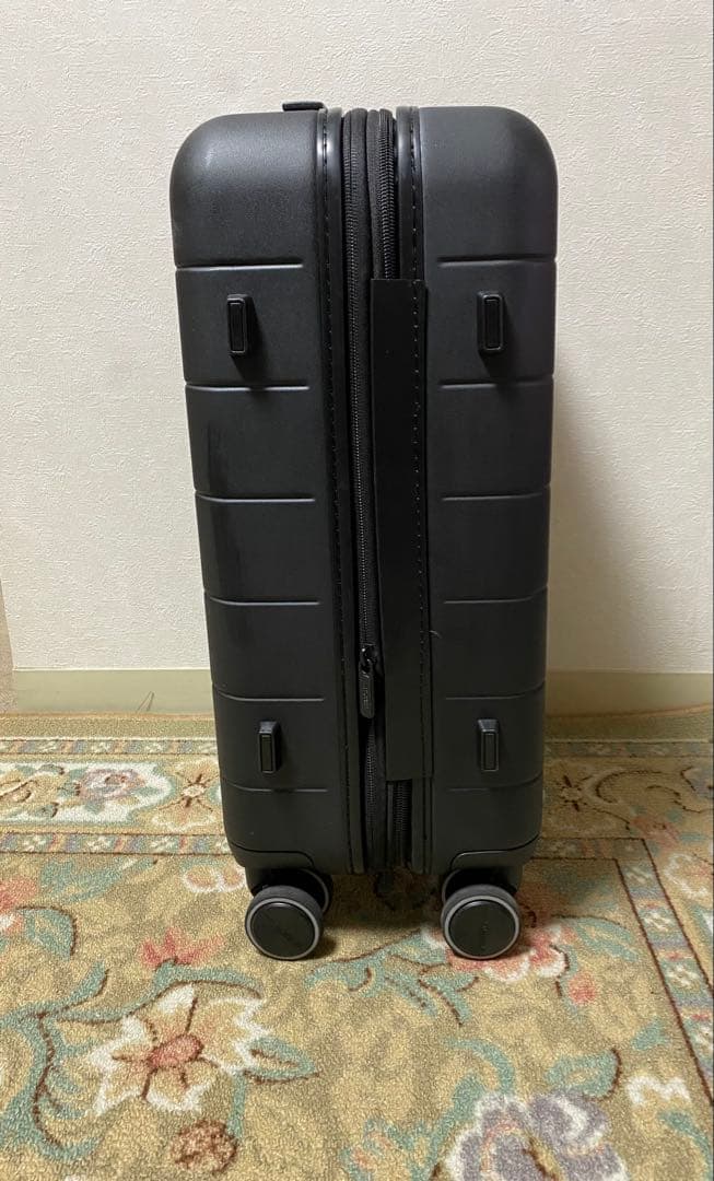 AMERICAN TOURISTER ノヴァストリームキャリーケース　ブラック