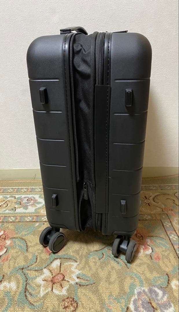 AMERICAN TOURISTER ノヴァストリームキャリーケース　ブラック