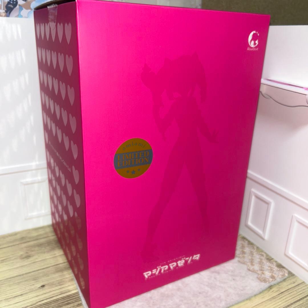 【SALE中】魔法少女にあこがれて　マジアマゼンタ　フィギュア　あみあみ限定版