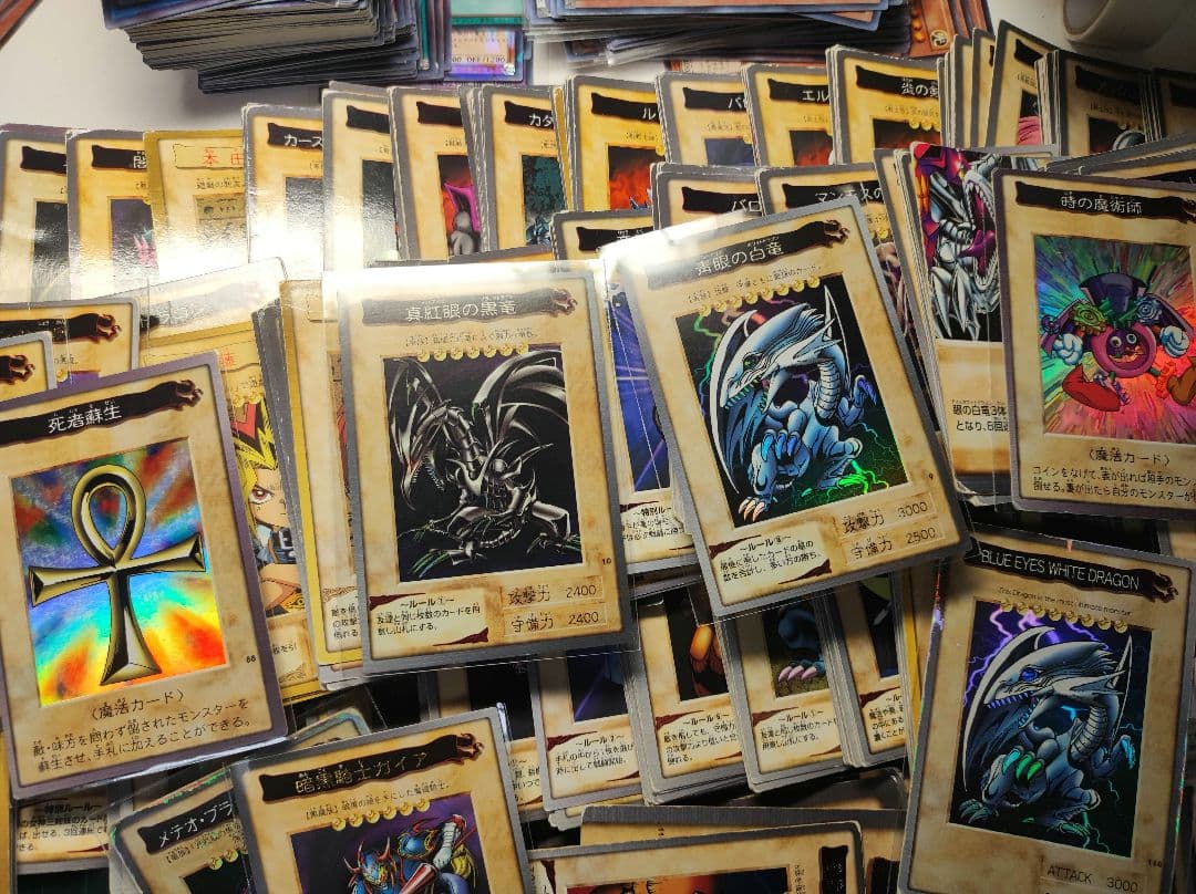 ま*し様 【匿名配送】バンダイ版遊戯王　500枚以上まとめ売り