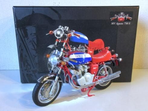 特価 MINICHAMPS (1/12) ＭＶ アグスタ 750S