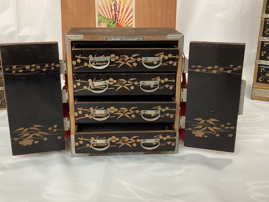 金彩蒔絵ミニチュアお雛道具　アンティーク収納箱セット 大・中・小