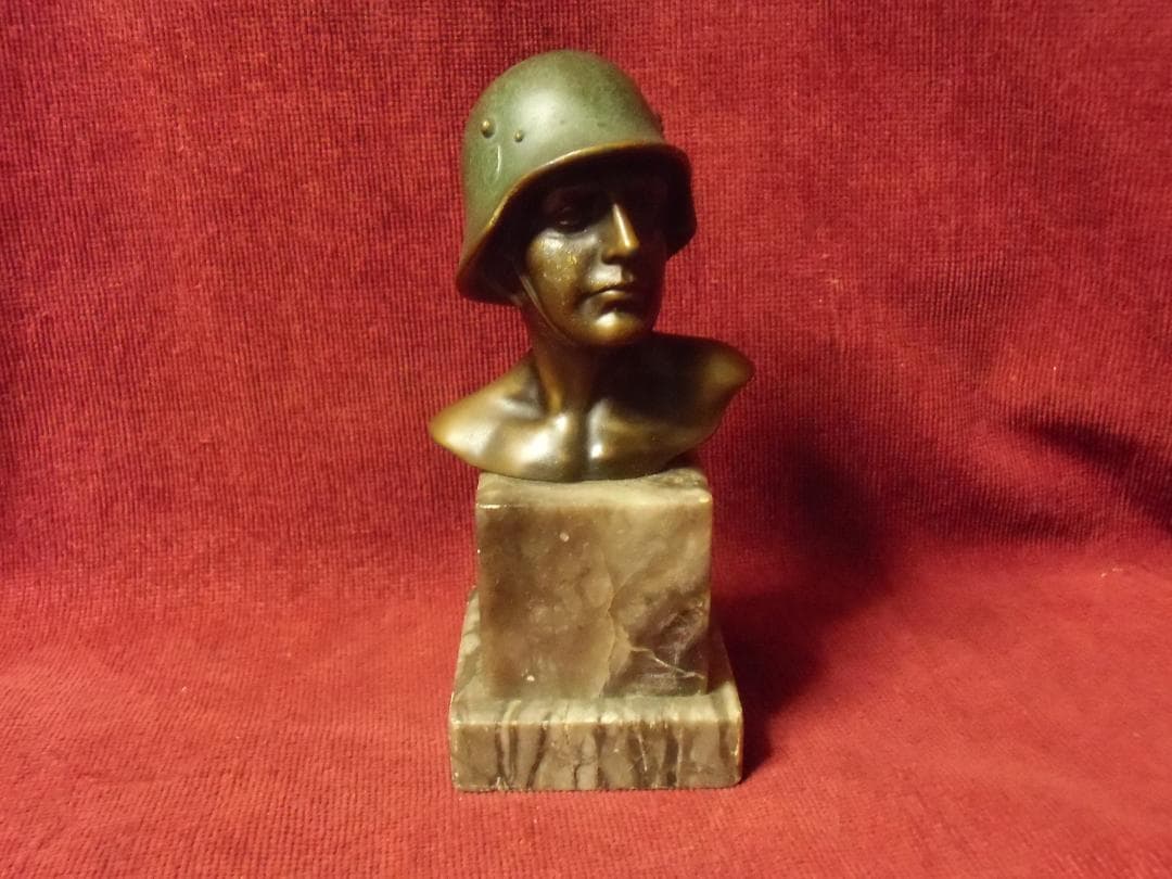 ドイツ軍＊若き兵士胸像（実物）