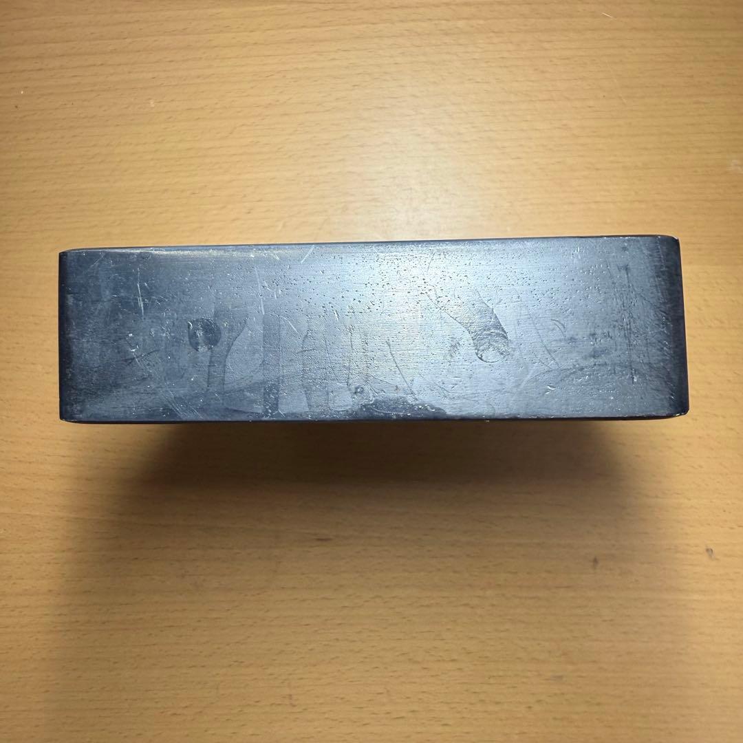 雨畑硯　横12.1cm 縦18.1cm 高さ3.4cm 重さ1531g