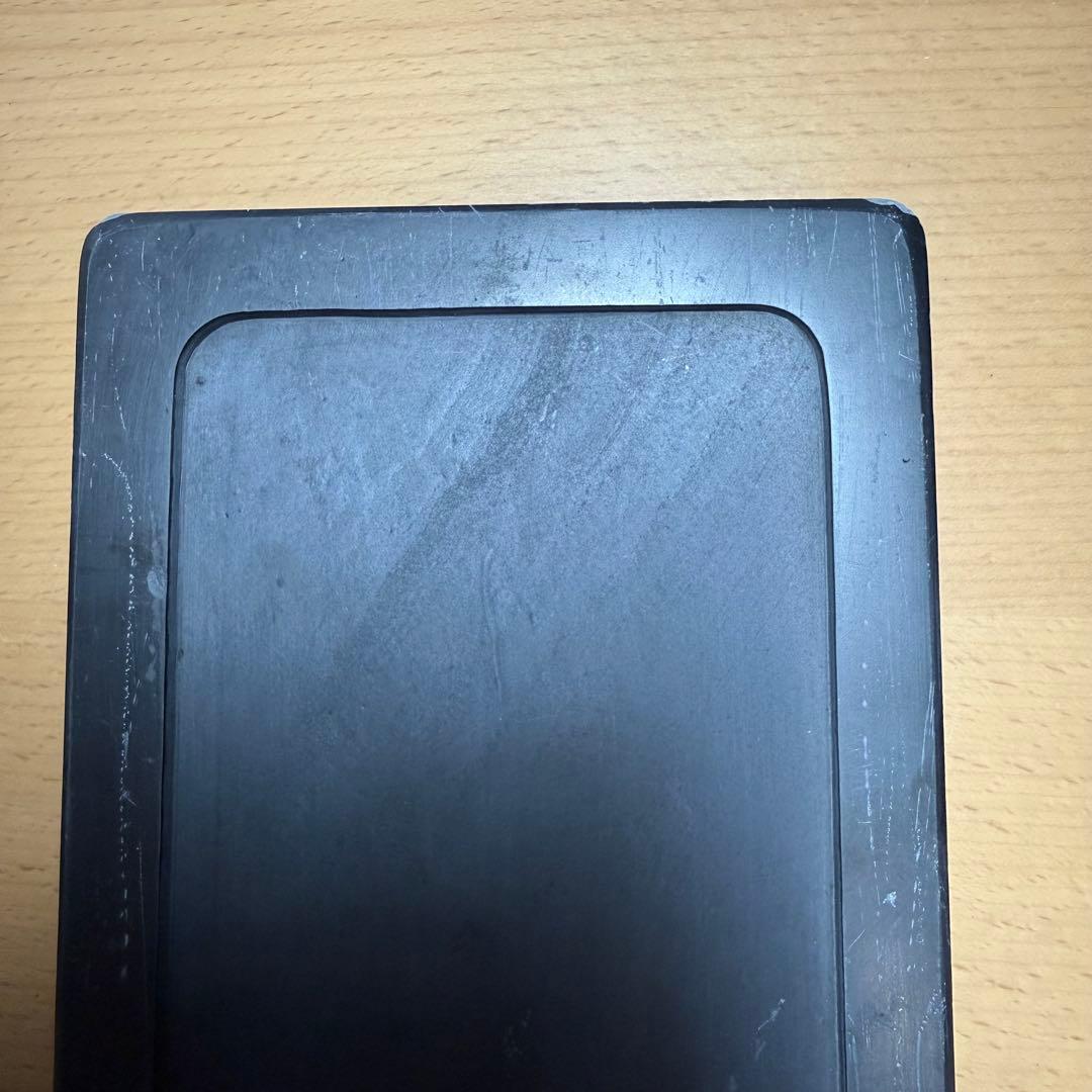 雨畑硯　横12.1cm 縦18.1cm 高さ3.4cm 重さ1531g