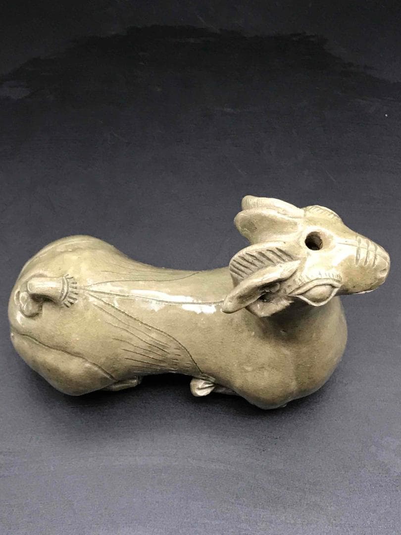 中国骨董　隨―唐時代　青磁越州窯　羊　置物　旧家蔵出し(C-8)