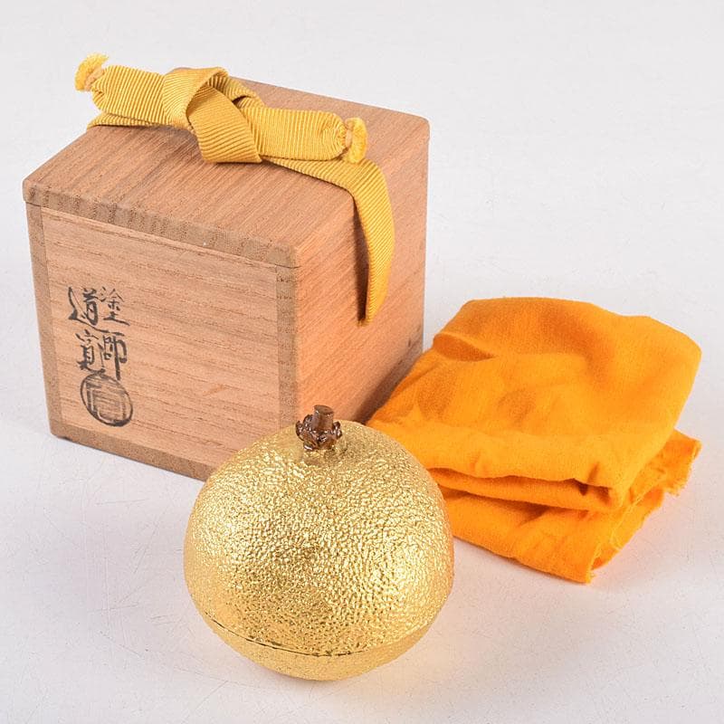 茶道具　村田道寛作　金蒔絵　蜜柑香合　共箱　V　8370