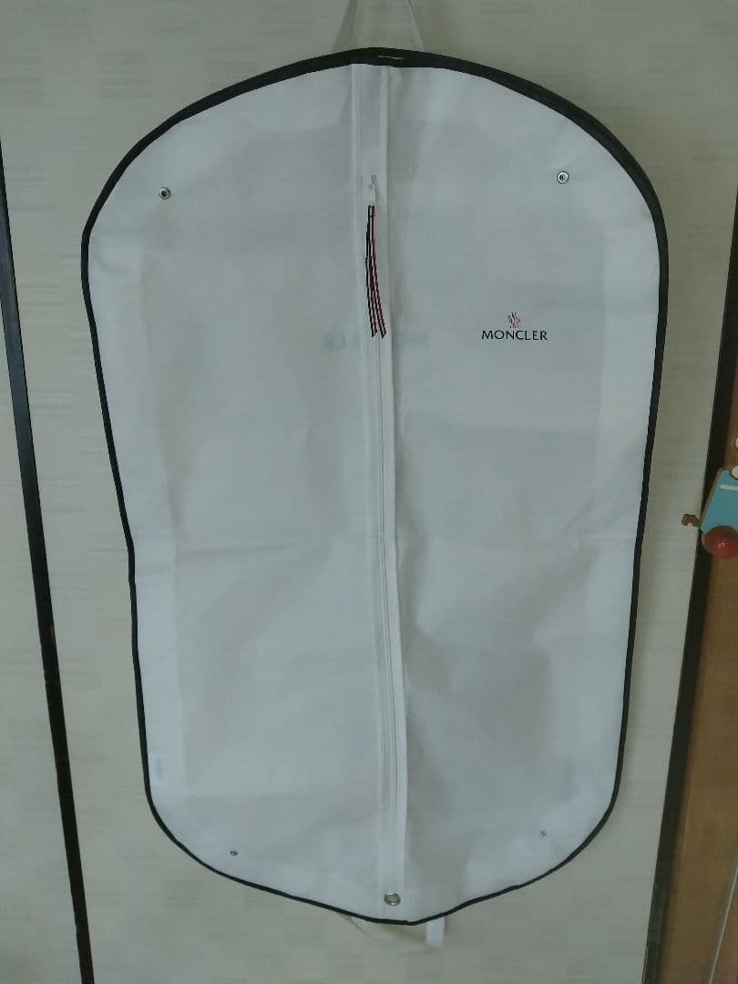 wiIIiさま専用モンクレール　ガーメントケース&ハンガー&ショップ袋＆薄紙