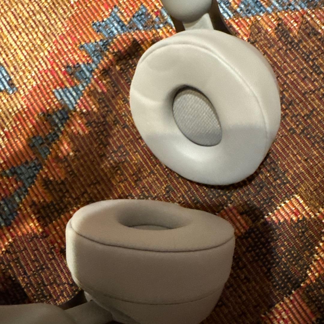 Beats Solo pro ワイヤレスヘッドホン