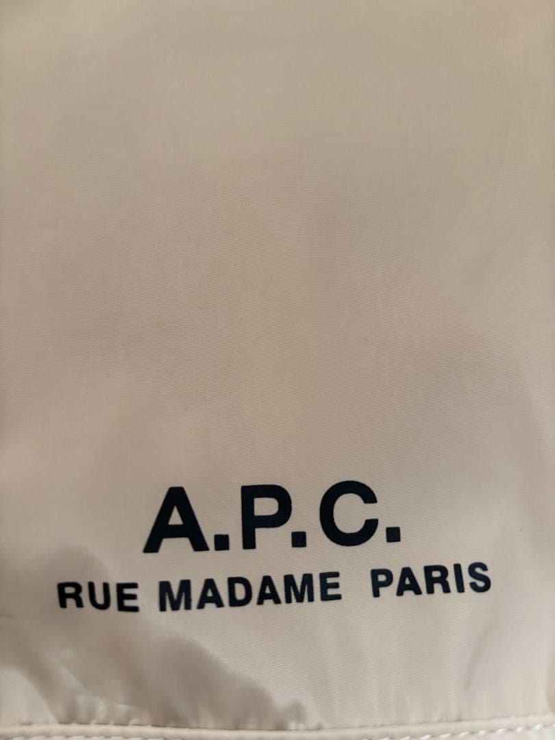 A.P.C. ベージュ ショルダーバッグ