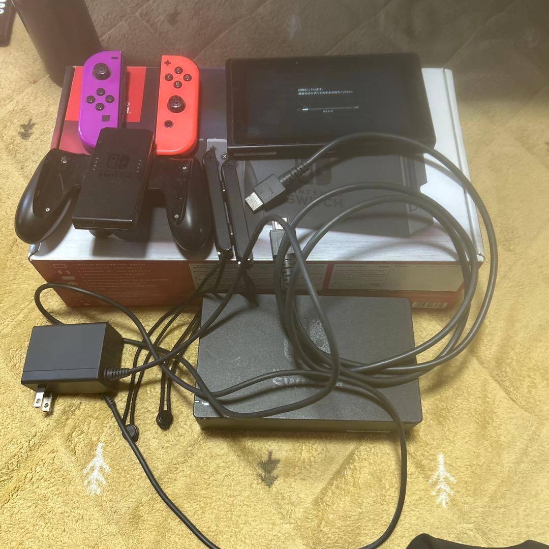 Nintendo Switch 本体 紫とオレンジのジョイコン付き