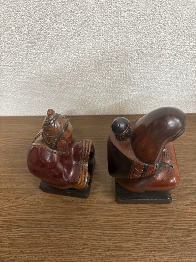 ボリビアの木製置物 男性と女性像