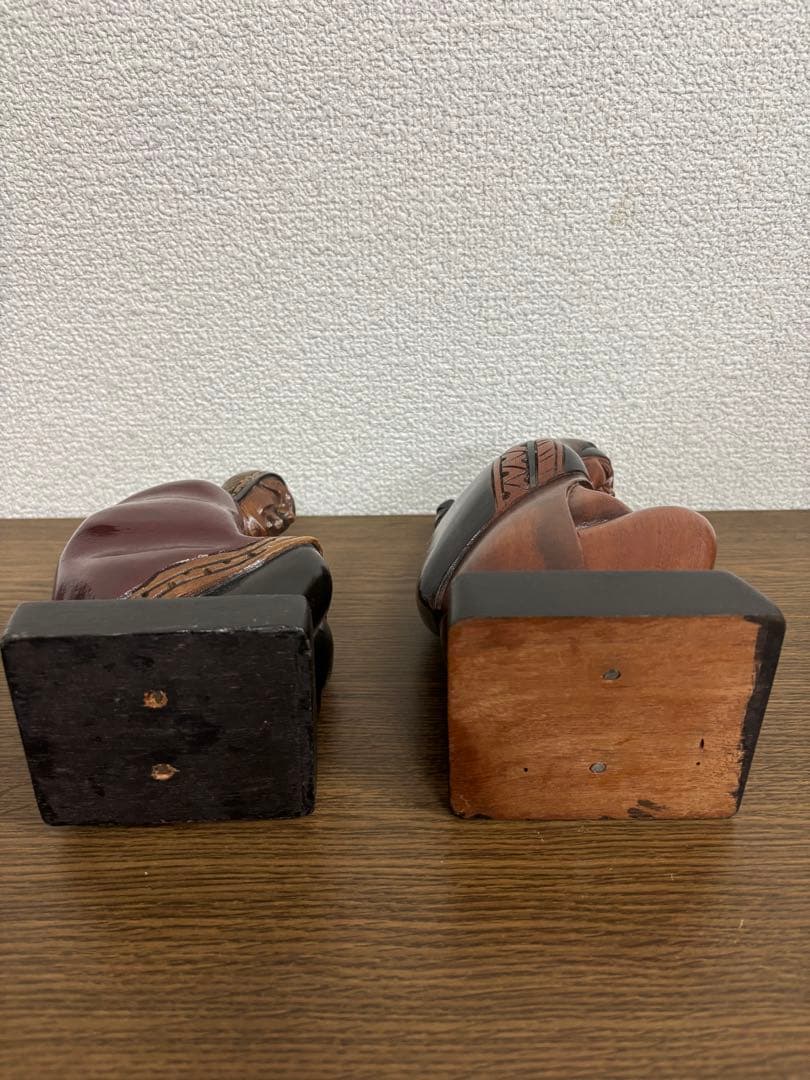 ボリビアの木製置物 男性と女性像