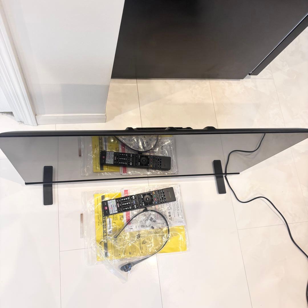 テレビ　美品　2025年製　REGZA 送料無料　32V