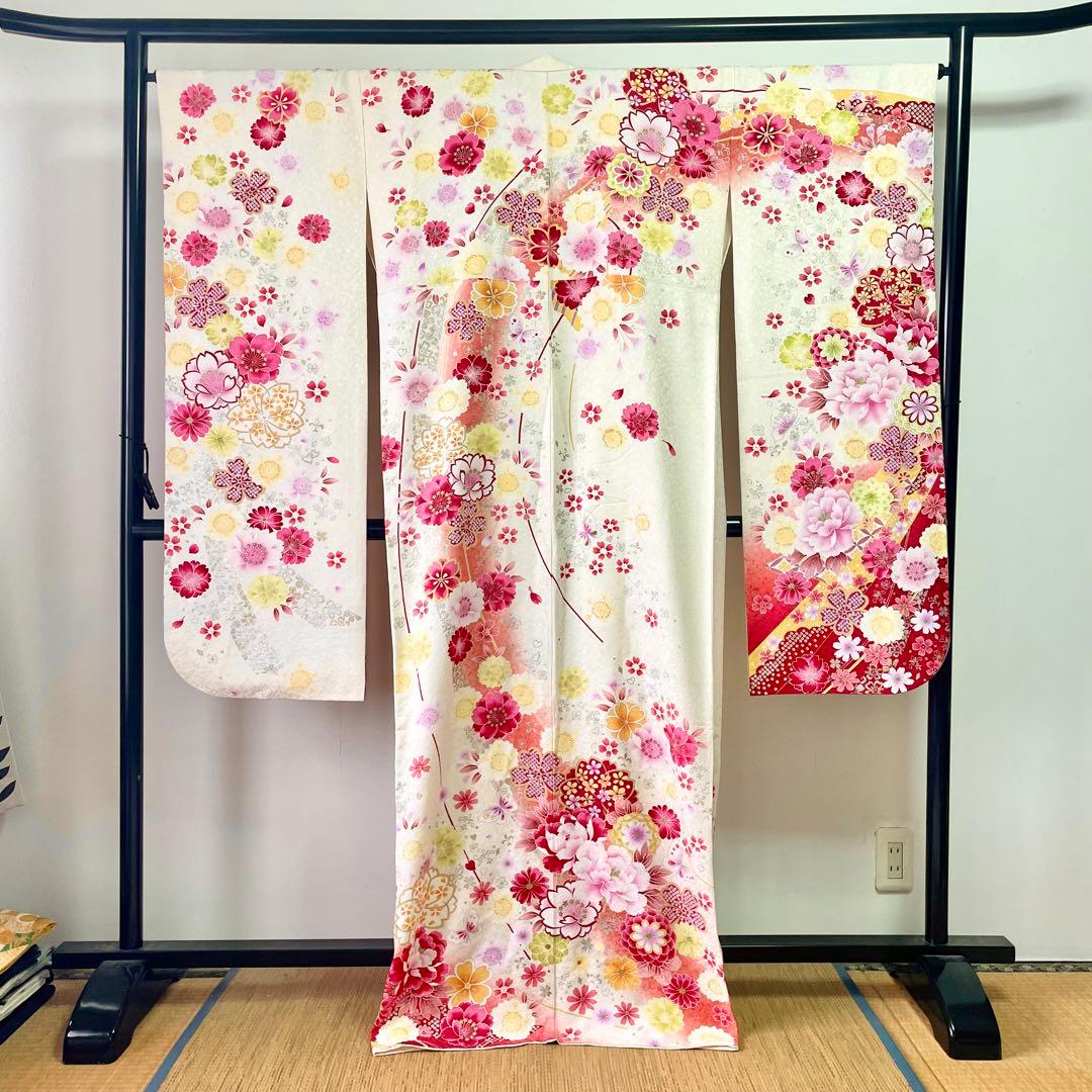 ［振袖］正絹　やわらかい白　生成り　桜　牡丹　蝶　箔　成人式