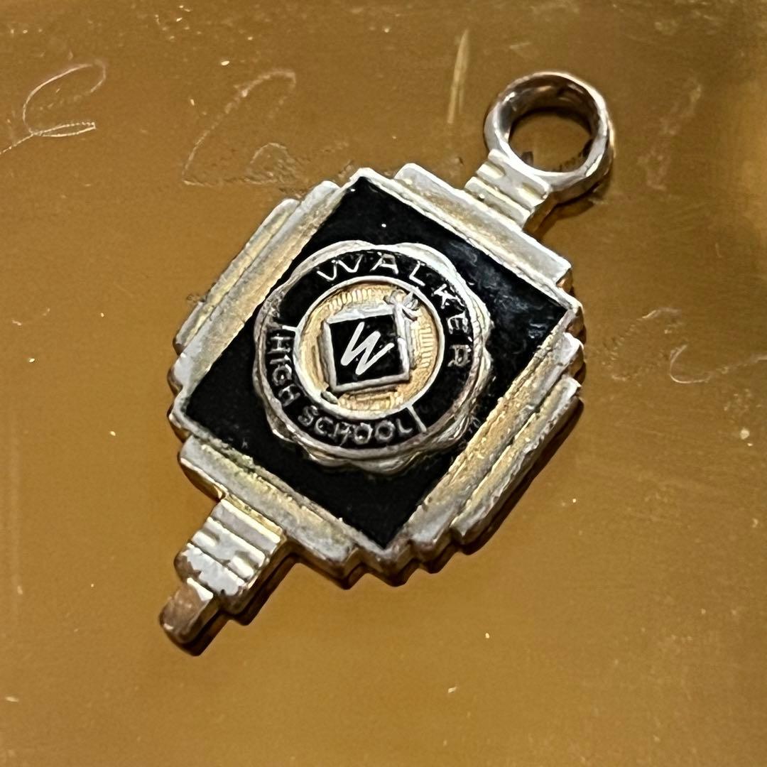 カレッジリング金ゴールド黒ネックレストップ社章ピンズ40sバッジ/バッヂ古着