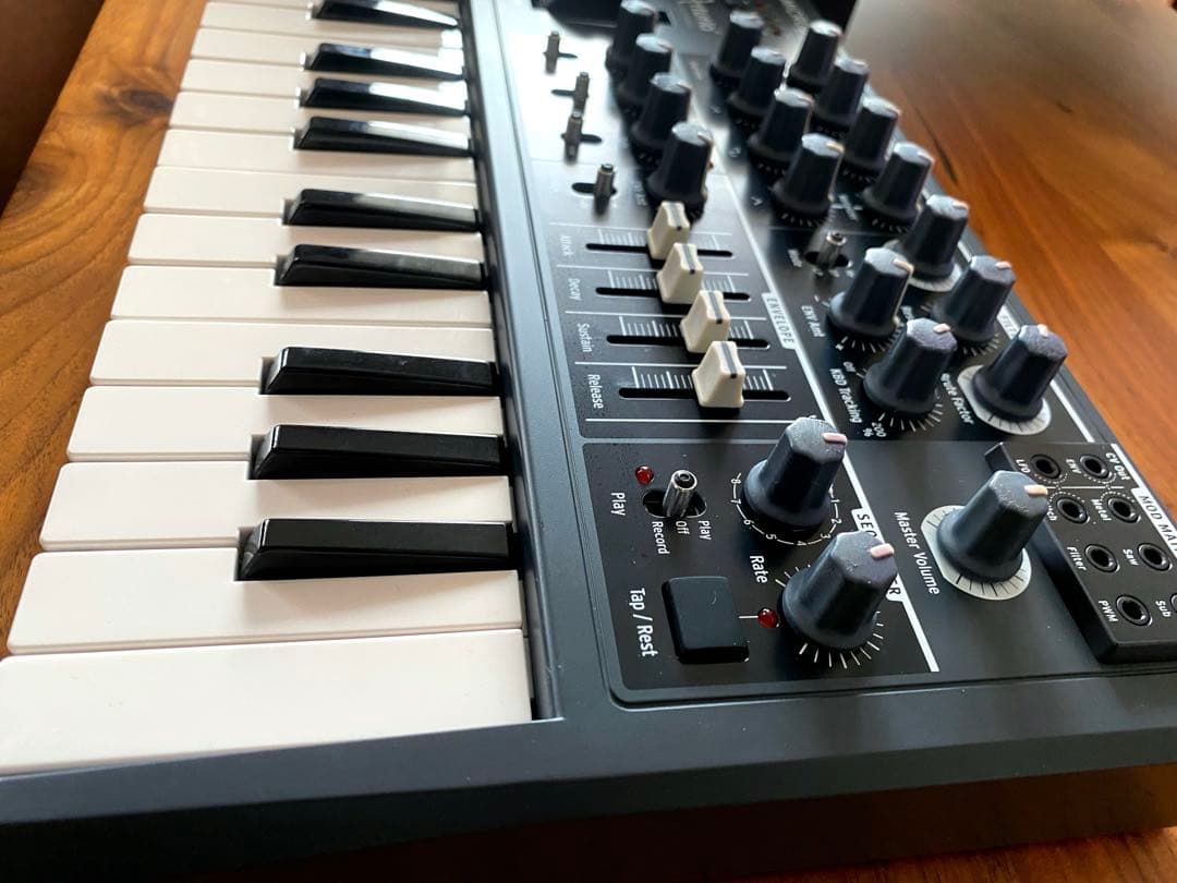 Arturia MICROBRUTE アナログシンセサイザー　マイクロブルート