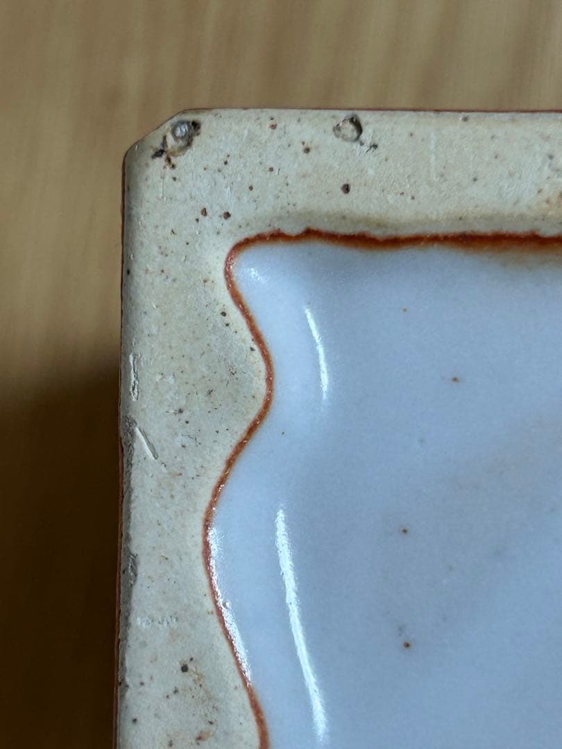 志野焼　康元★四角形陶器花瓶★白茶ストライプ